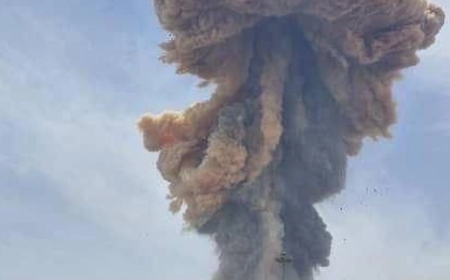 انفجار ضخم في ميناء رجائي بمدينة بندر عباس جنوبي إيران