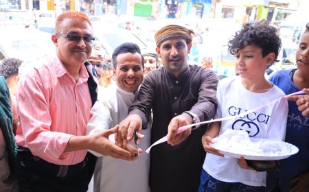 نجم الدراما صلاح الوافي يشجع الاستثمارات في تعز بحضوره  افتتاح مطاعم نارين