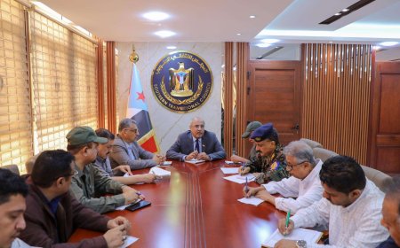 الانتقالي الجنوبي" يتهرب من المسؤولية ويتهم "العليمي" و"بن مبارك" بالوقوف وراء تدهور الأوضاع