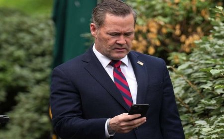 فضيحة "سيجنال" بشأن الهجوم على الحوثيين تطيح بمستشار الأمن القومي الأمريكي "مايك والتز"