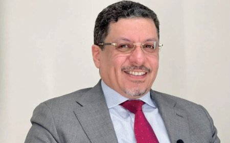 رئيس الوزراء  أحمد عوض بن مبارك يعلن استقالته