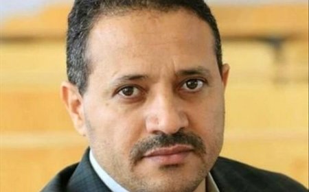 صحفي: إسرائيل تكذب وتلمّع الحوثي وتدمّر بنى الشعب اليمني  اقرأ المزيد :  https://www.adngad.net/news/796530  تابعونا عبر صفحتنا بالفيس بوك https://www.facebook.com/adngad.net  تابعونا عبر تطبيق الواتس اب https://whatsapp.com/channel/0029VaFyT91E50UasTkKmx2c  الان يمكنكم سماع اذاعة عدن الغد عبر الرابط التالي: https://www.adngad.net/pag/5  عدن الغد