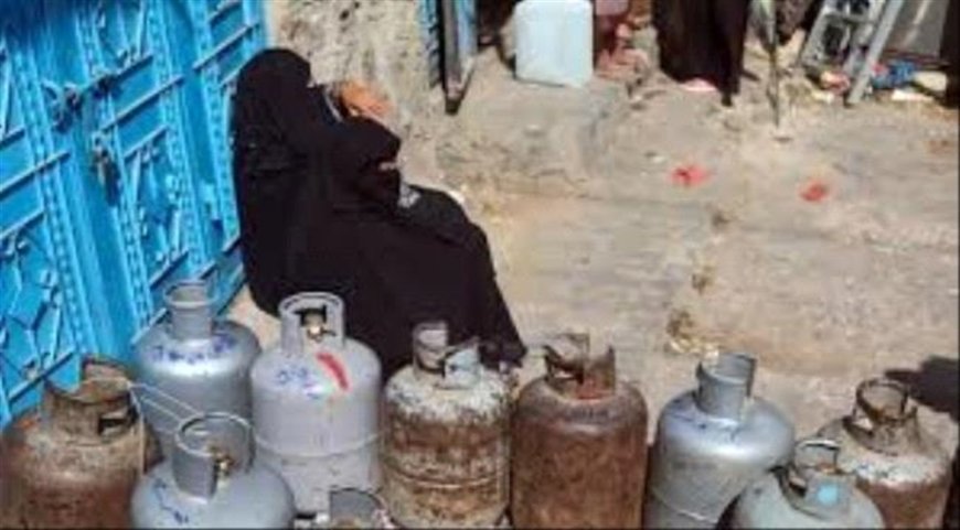أزمة خانقة في الغاز المنزلي بمحافظة إب وسط استمرار شح المشتقات النفطية