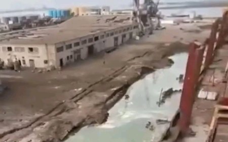 شركة أمنية: أضرار بأرصفة ميناء الحديدة إثر الغارات الإسرائيلية وانفجارت تلحق الضرر بسفينتين