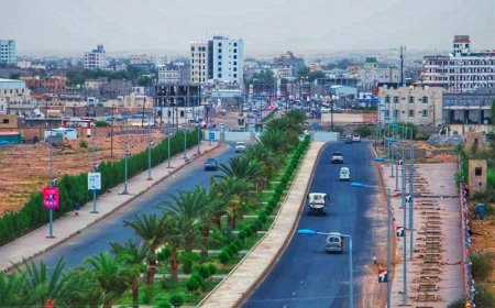 الدفاع المدني يسيطر على حريق في مستودع تجاري بمأرب