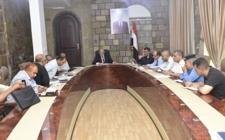 محافظة تعز تتحرك لمواجهة أزمة المياه: إجراءات طارئة وتنسيق مع اليونيسف لتشغيل حقول الحوبان
