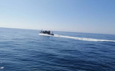 قوات خفر السواحل في مدينة المكلا: انقاذ 12 شخص كانوا على وشك الموت غرقاً