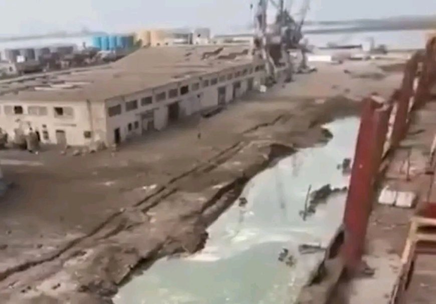 شركة أمنية: أضرار بأرصفة ميناء الحديدة إثر الغارات الإسرائيلية وانفجارت تلحق الضرر بسفينتين