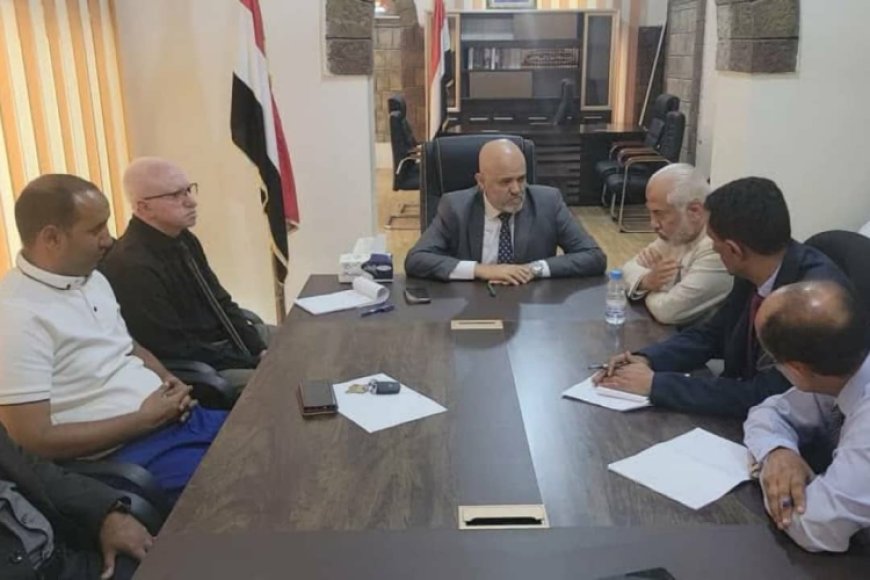محافظ تعز يلجأ إلى البيوت التجارية والمؤسسات الخيرية لمواجهة أزمة مياه الشرب في المدينة