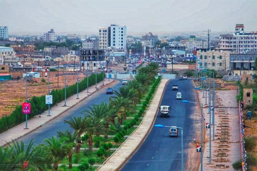 الدفاع المدني يسيطر على حريق في مستودع تجاري بمأرب